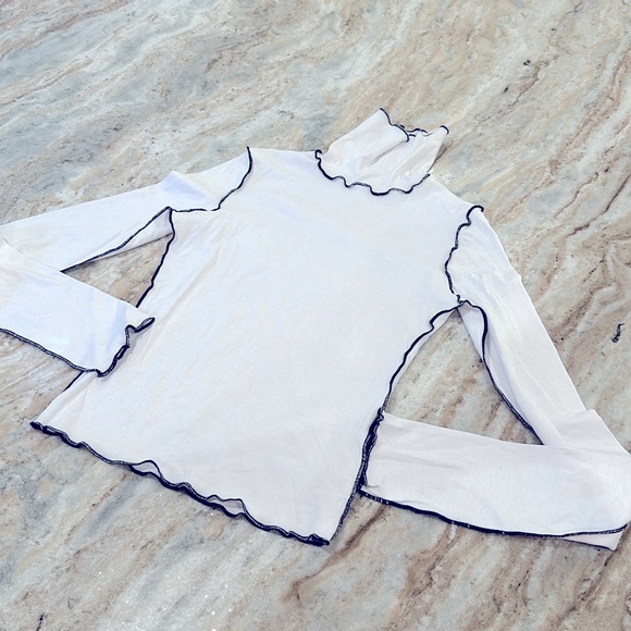 New Kate Hewko Turtleneck - Picture 1 of 8